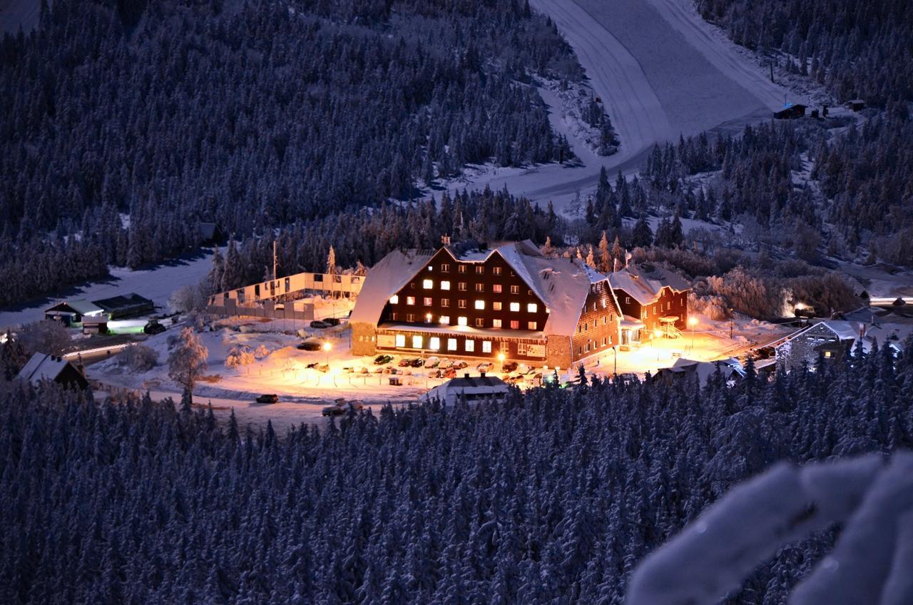 Hotel Cervenohorske Sedlo Loučná nad Desnou Екстериор снимка